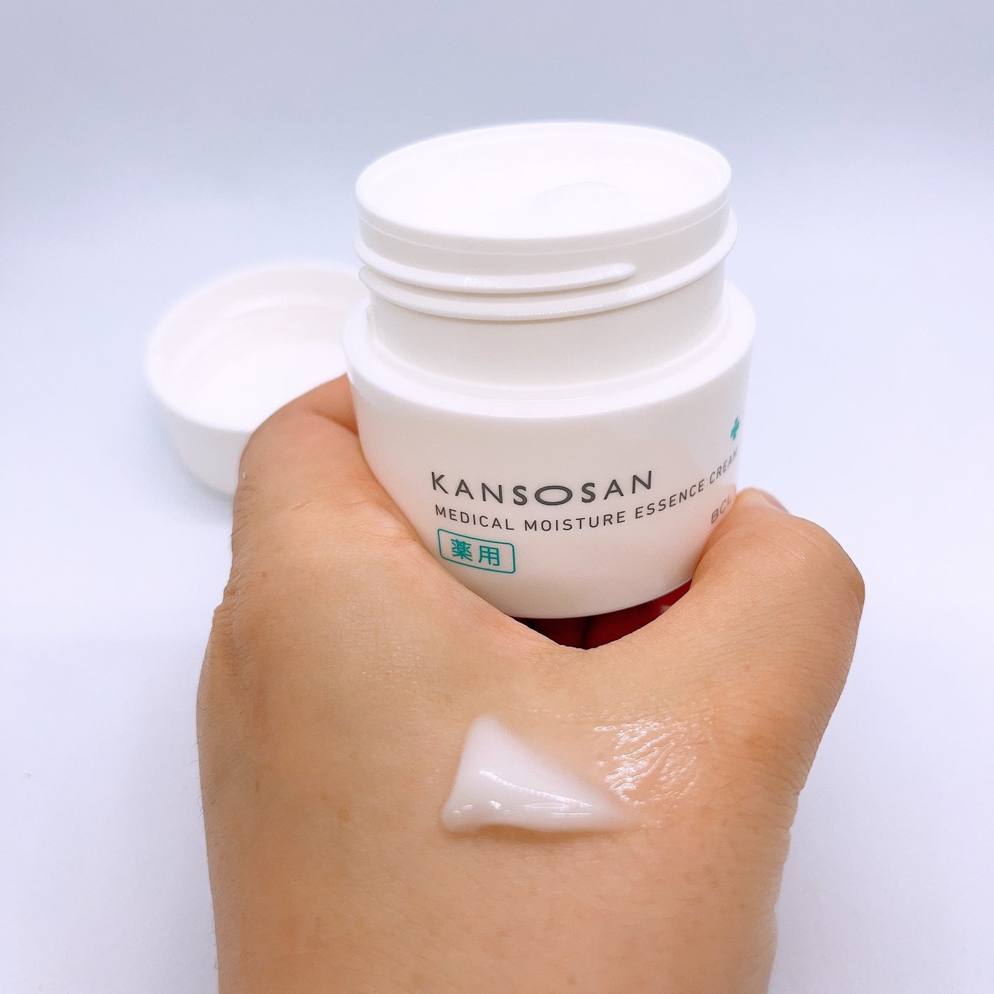 乾燥さん 薬用しっとりクリーム 【医薬部外品】/乾燥さん/フェイスクリームを使ったクチコミ(4枚目)