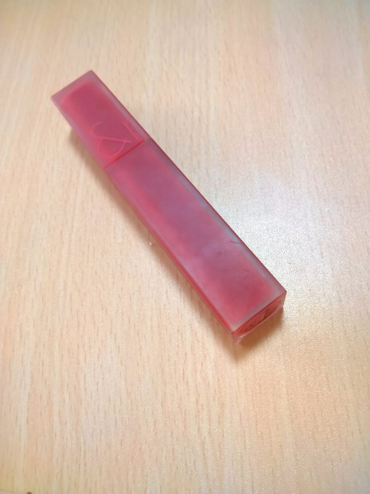 ひとみ on LIPS 「派手なアイメイクにあわせるリップが無い!そんな人は必見!!【使..」(1枚目)