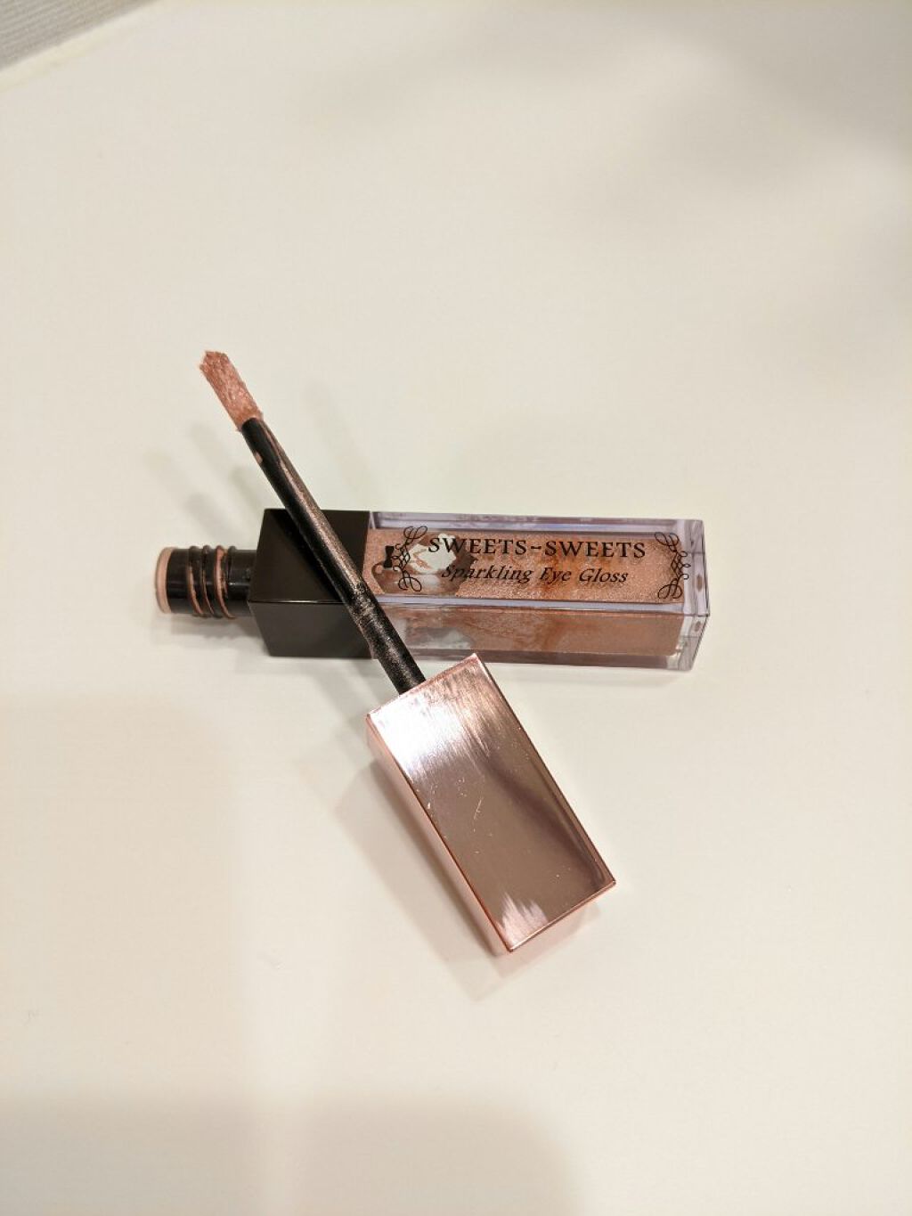 スパークリングアイグロス 04 スモーキーピンク/スウィーツ スウィーツ/リキッドアイシャドウを使ったクチコミ（1枚目）