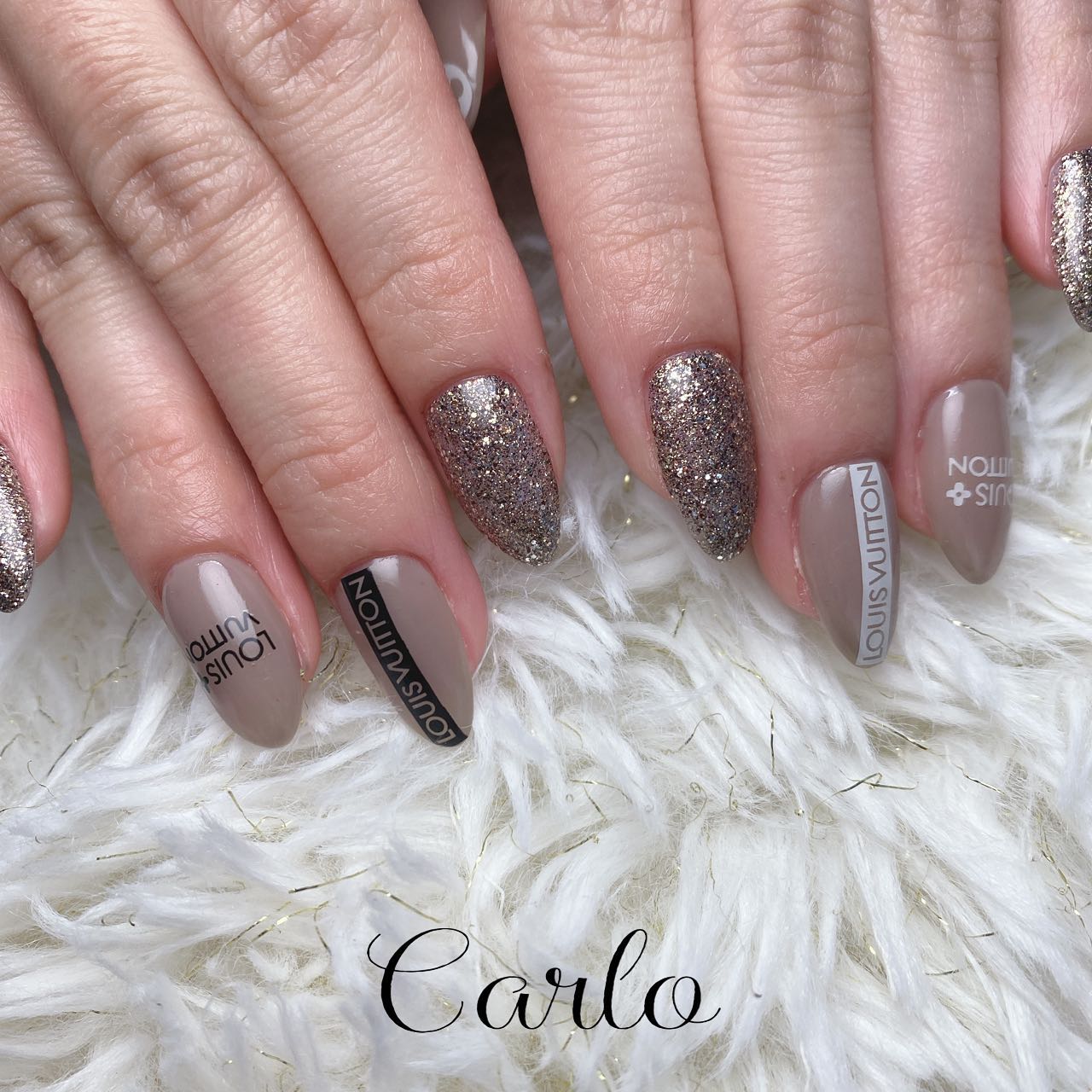 #ジェルネイル,#ネイル,#ロングネイル,#ニュアンスネイル,#ミラーネイル,#マグネットネイル,#手書きネイル,#トレンドネイル,#大人ネイル,#ボーホーネイル,#ブランドネイルのネイルデザイン