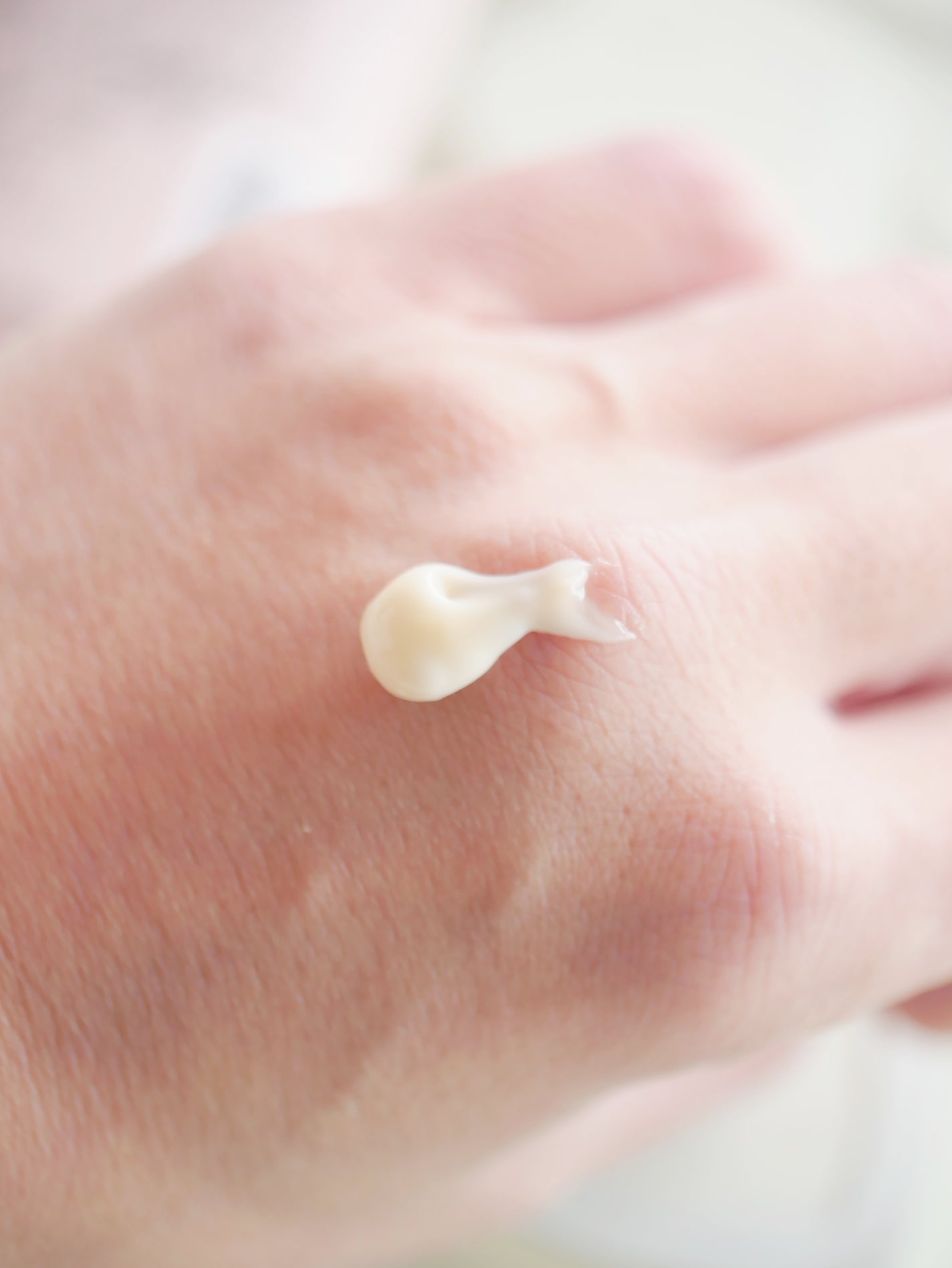 キューミースウィートボムホワイトクリーム/AGARISM/ボディクリームを使ったクチコミ(5枚目)