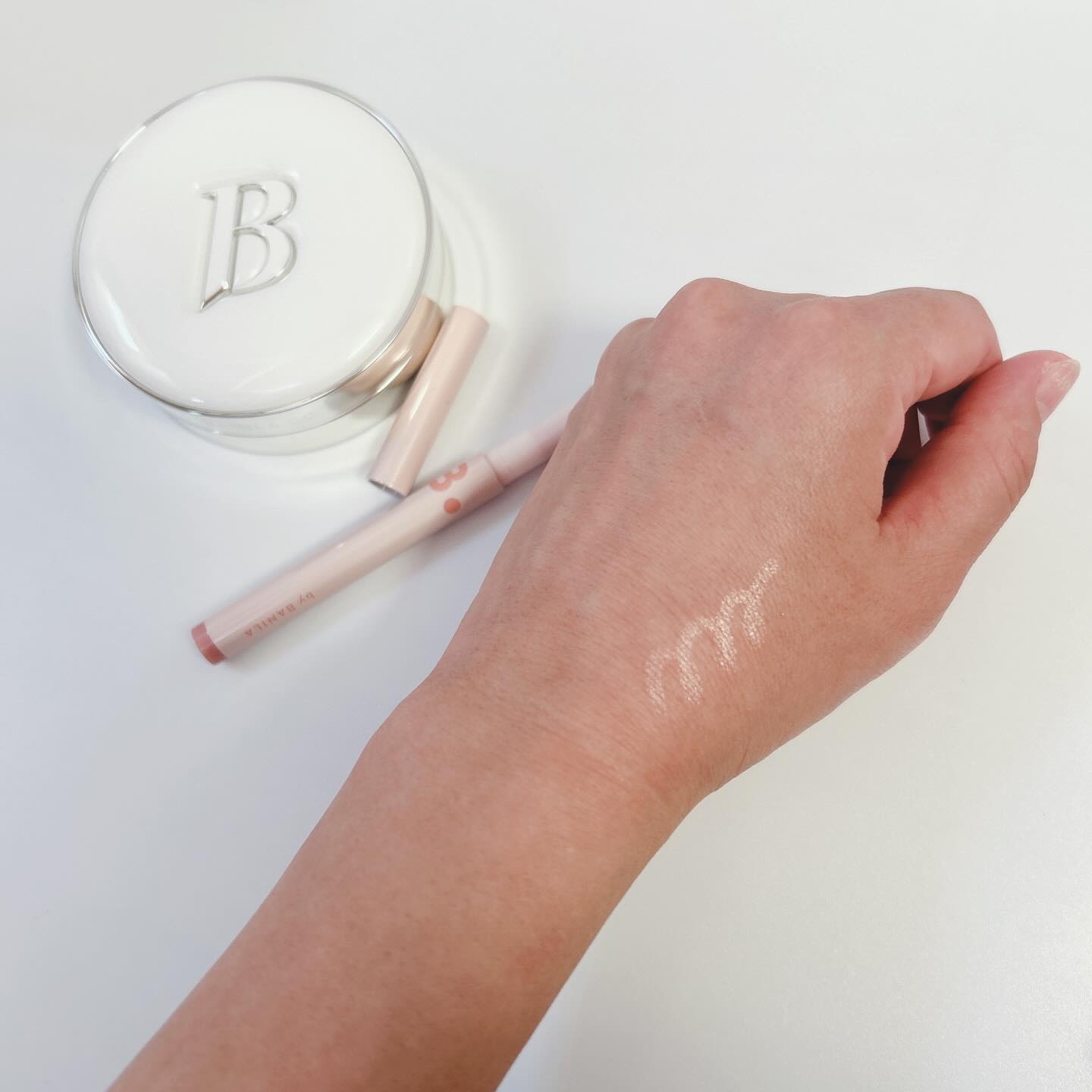 ムードオンアイカラースティック/BANILA CO/スティックアイシャドウを使ったクチコミ（3枚目）