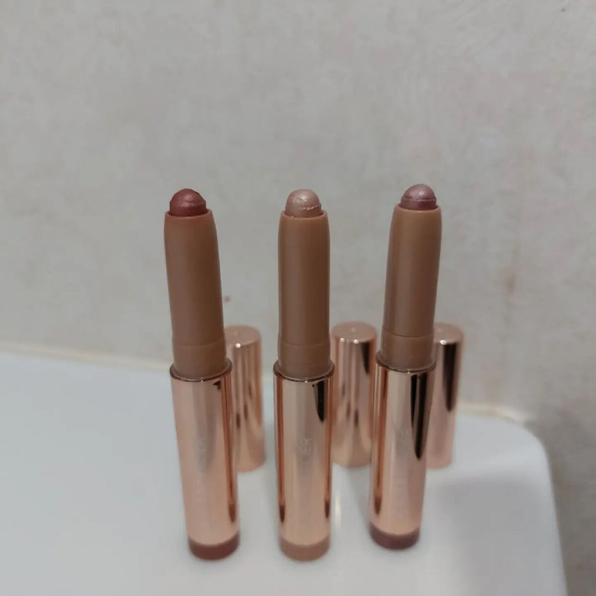 ローズグロウ リフレクションズ キャビアスティック トリオ/ローラ メルシエ/スティックアイシャドウを使ったクチコミ（2枚目）