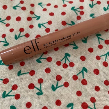 瑠華 on LIPS 「Elfのnobudgeshadowです。名前の通りよれにくいス..」（2枚目）