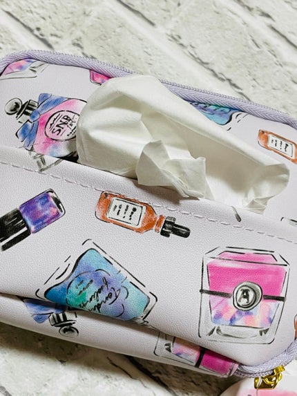 ポケティッシュポーチ (コスメ柄)/キャンドゥ/ティッシュを使ったクチコミ(3枚目)