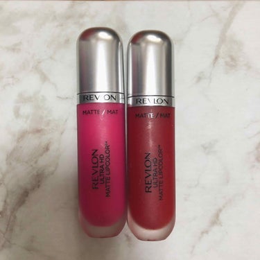 ＊REVLON(レブロン)のウルトラHDマットリップカラー/02番ともうひとつはわからないです。ごめんなさい。

マット好きには本当にオススメ！！
発色もいいし、何より色が鮮やか
だけどこのリップの匂い