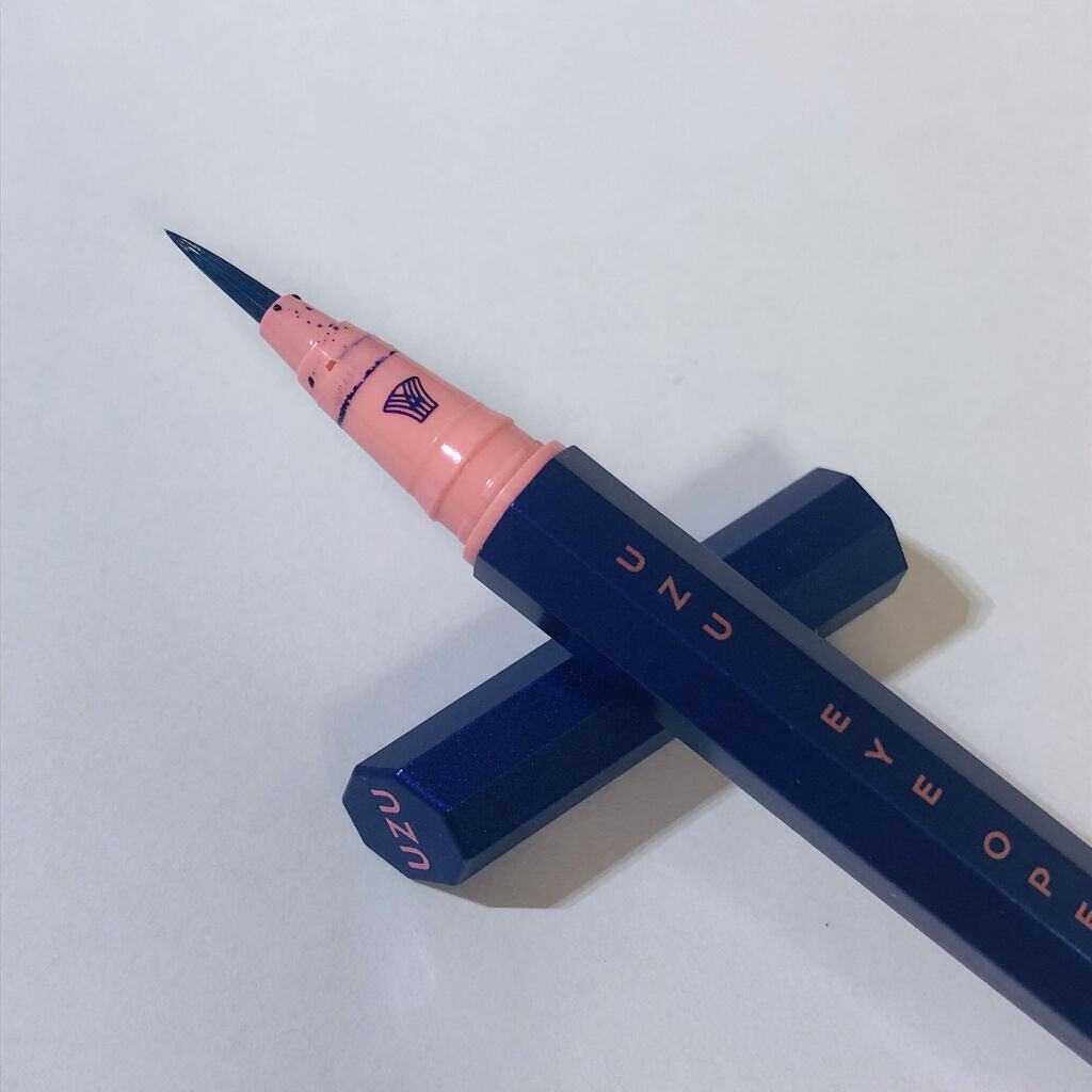 EYE OPENING LINER/UZU BY FLOWFUSHI/リキッドアイライナーを使ったクチコミ（2枚目）