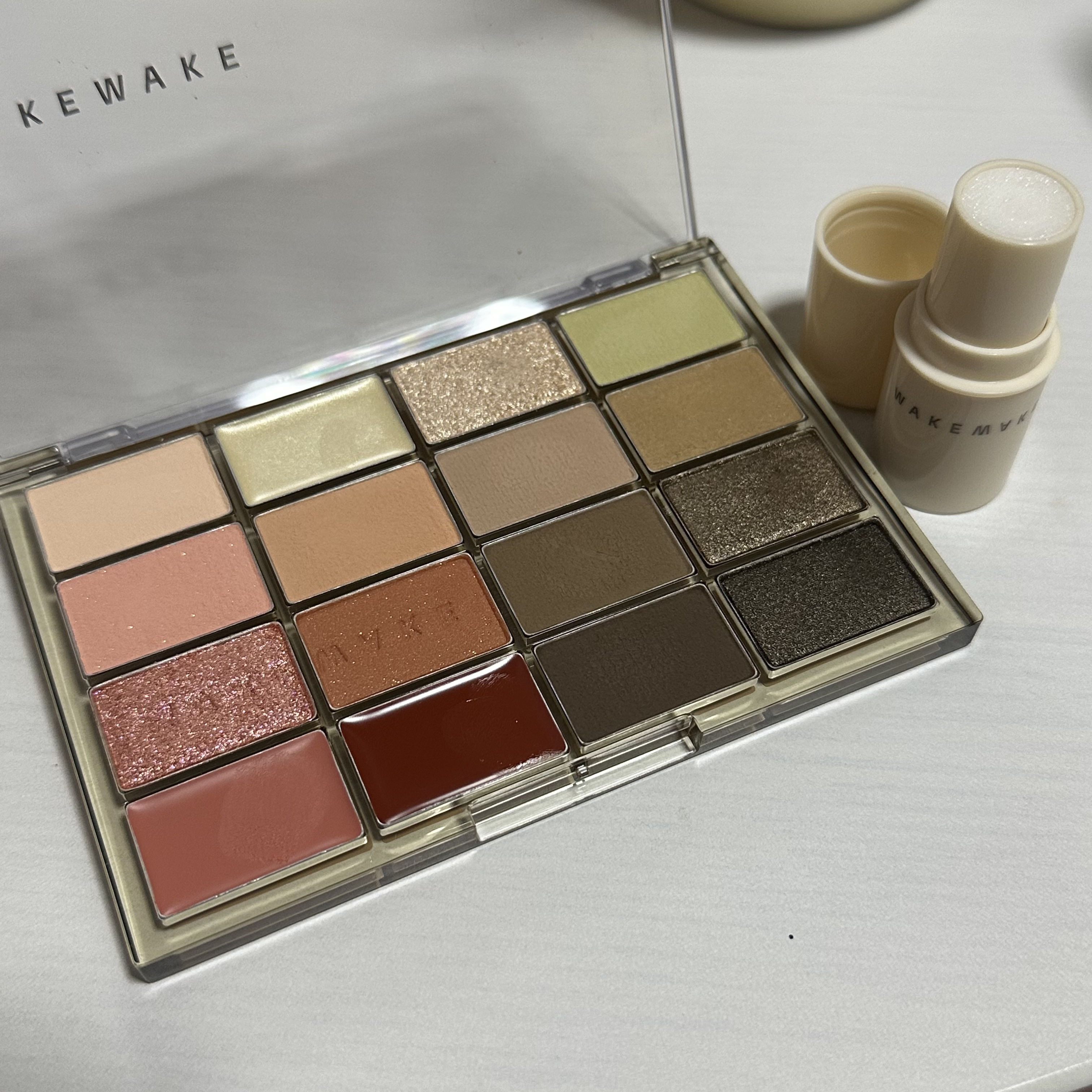 ソフトブラーリングアイパレット/wakemake/アイシャドウパレットを使ったクチコミ（1枚目）