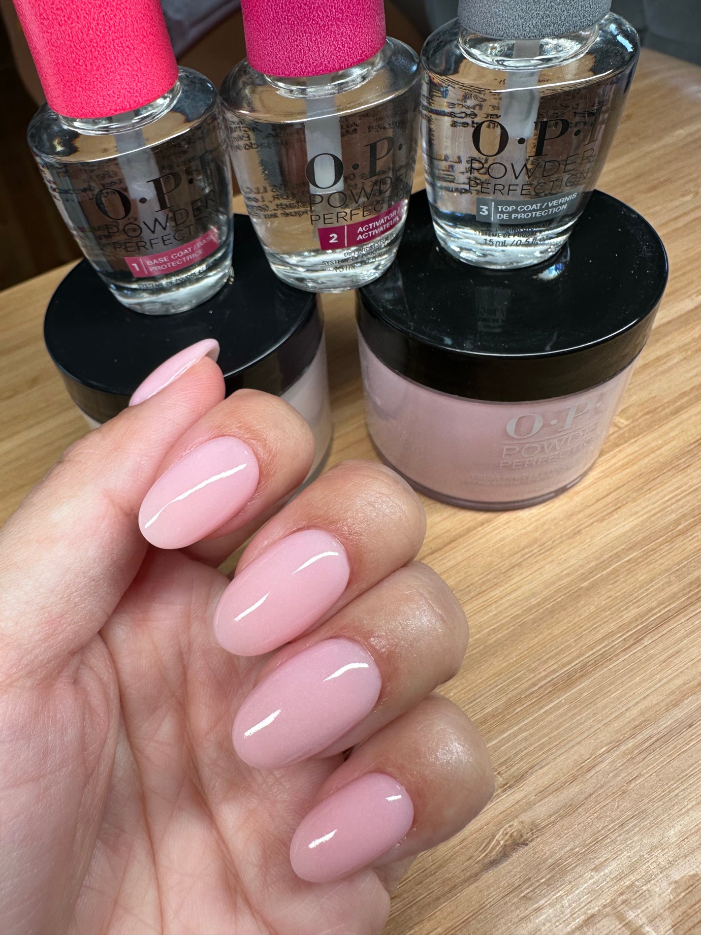 ちゃーん♡ on LIPS 「初ディップネイル💅ジェルネイルよりも艶、強度がありそう🤔#お役..」(1枚目)