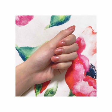 NEWネイル💅🏼

前回からハマってるピーチゴールドのカラーを
単色ネイルで使ってみました〜✨✨
これね、容器に入っている時は結構暗めで
濃い色なんですけど爪に乗せると透け感と
ラメの輝きがとてもよくっ