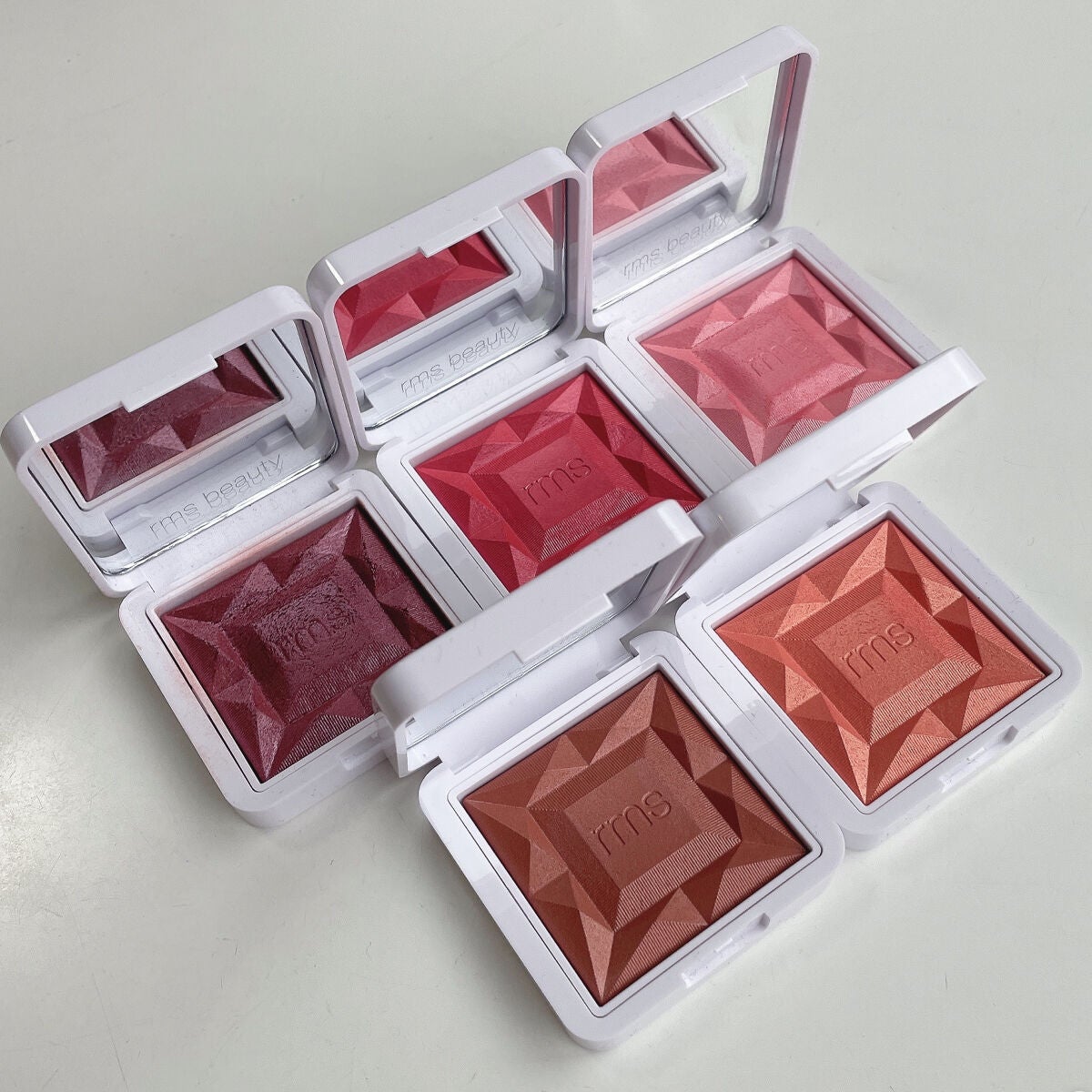 ハイドラパウダーブラッシュ/rms beauty/パウダーチークを使ったクチコミ(2枚目)