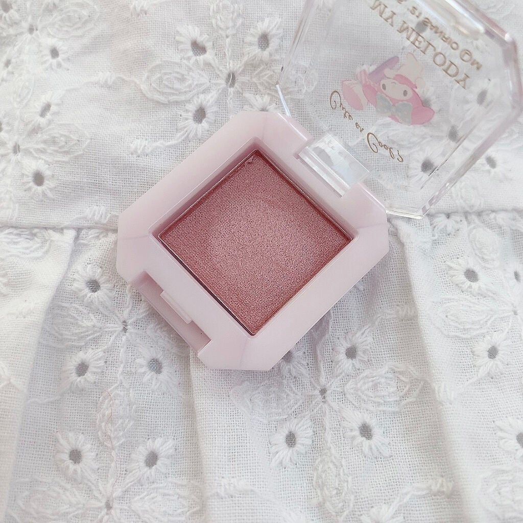 MMアイシャドウ/セリア/単色アイシャドウを使ったクチコミ(3枚目)