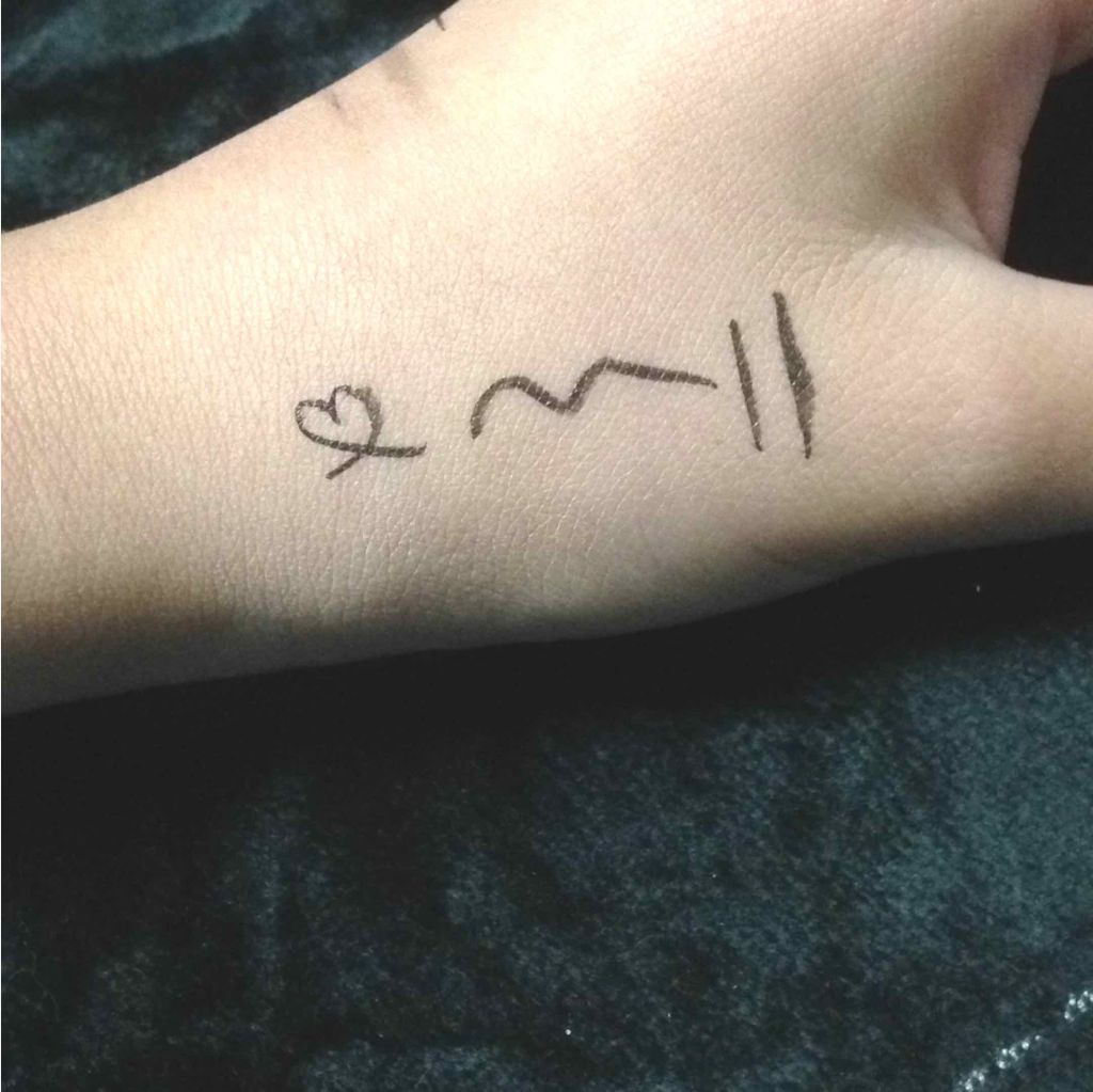 モテライナー リキッド/UZU BY FLOWFUSHI/リキッドアイライナーを使ったクチコミ（2枚目）