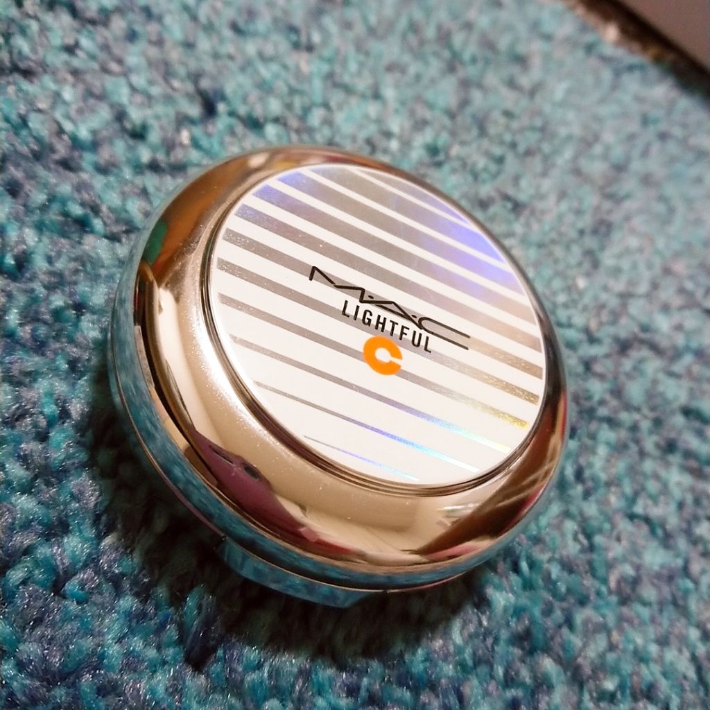 ライトフル C+ SPF 50 クイック フィニッシュ クッション コンパクト/M・A・C/クッションファンデーションを使ったクチコミ(1枚目)