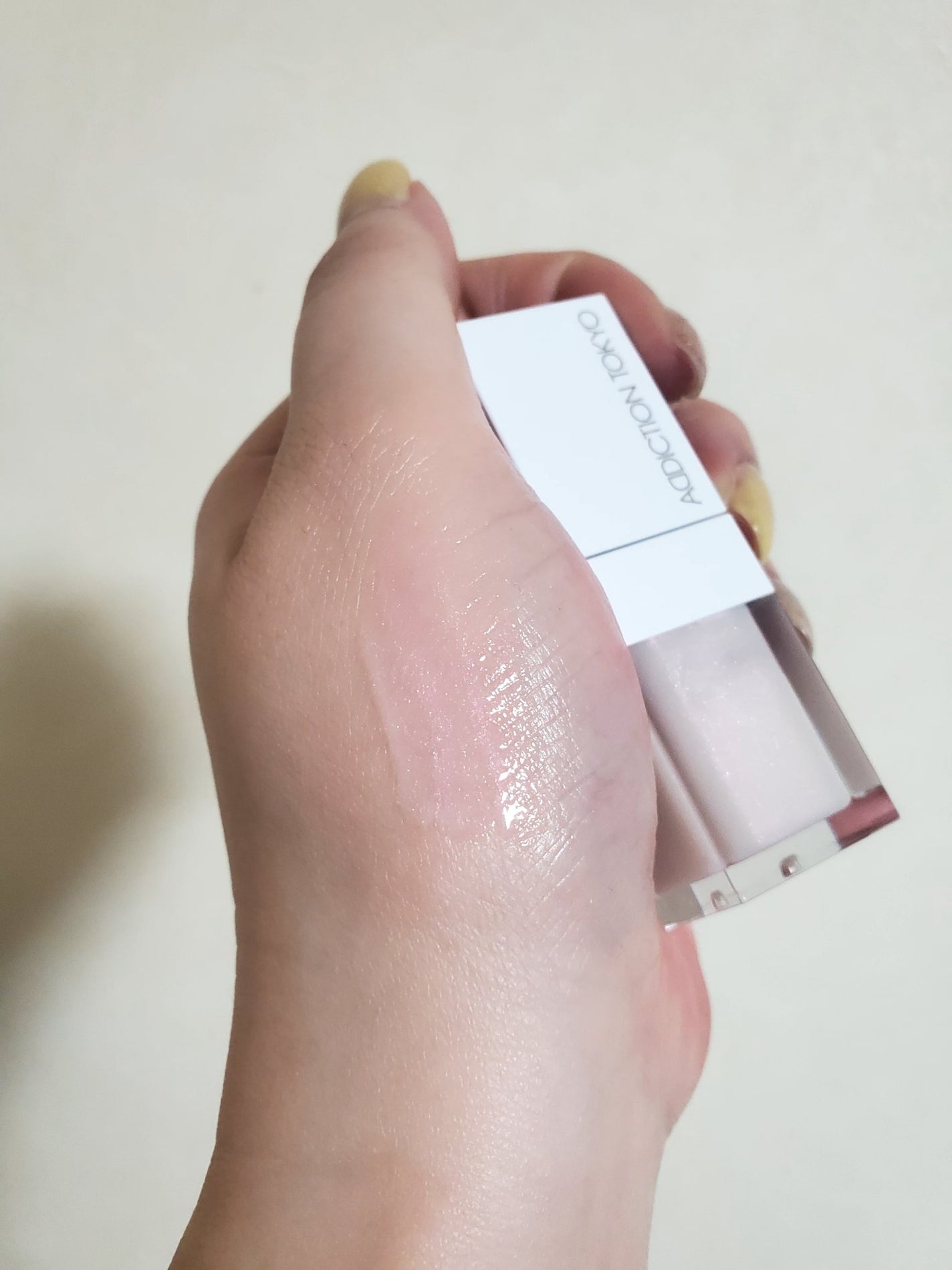 アディクション リップ オイル ティント “アウト オブ ユア シェル”/ADDICTION/リップオイルを使ったクチコミ(2枚目)