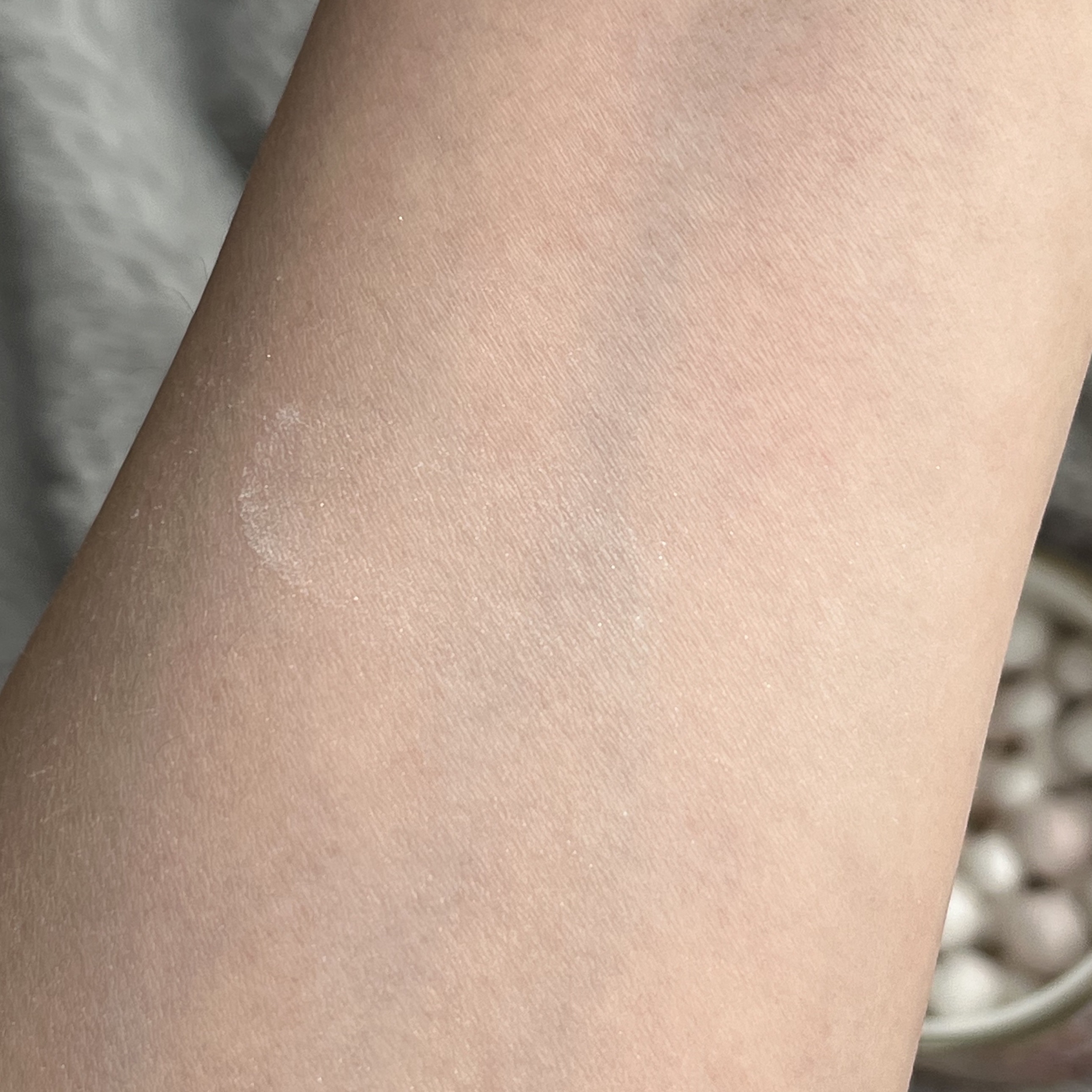 メテオリット ビーユ 01 パーリー ホワイト/GUERLAIN/フェイスパウダーを使ったクチコミ（3枚目）