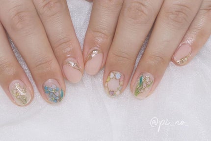shino on LIPS 「春のお花ネイル★⏩⏩⏩#お花ネイル#すずらんネイル#flowe..」(4枚目)