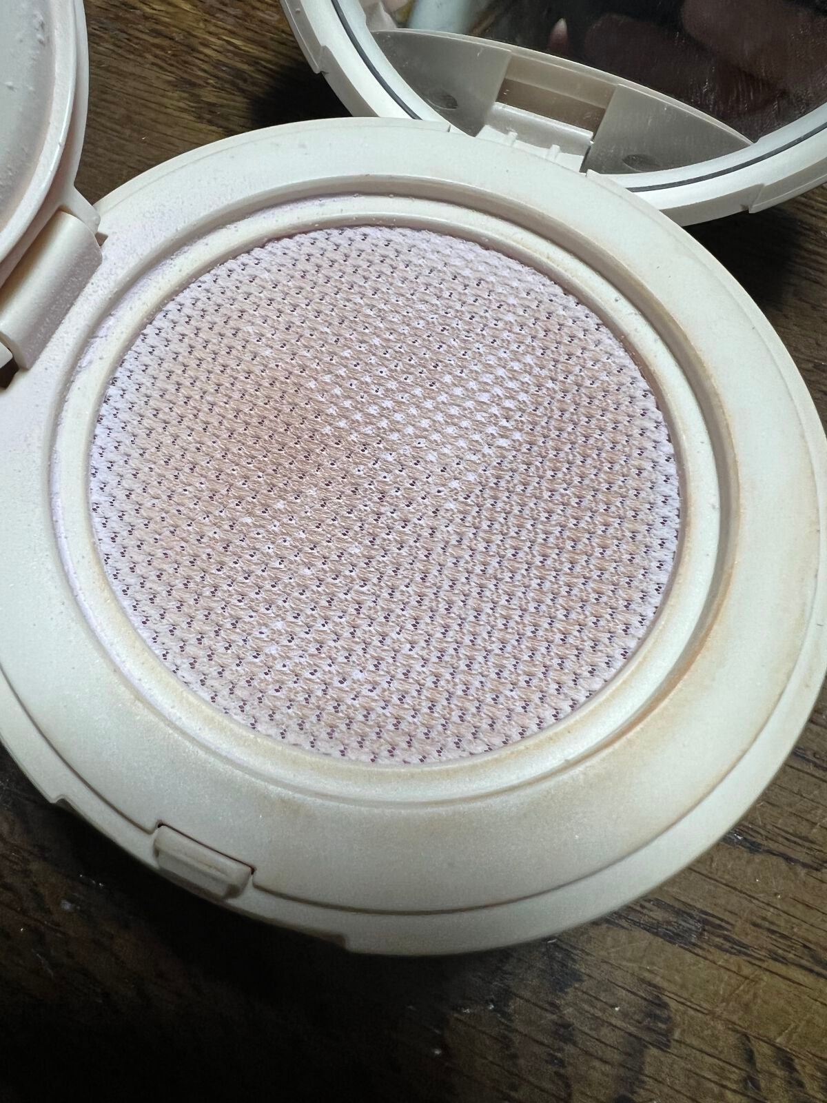 ディオールスキン フォーエヴァー クッション パウダー/Dior/ルースパウダーを使ったクチコミ(4枚目)