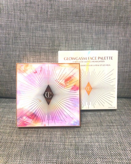 グロウガズム フェイスパレット ライトガズム/Charlotte Tilbury/パウダーチークを使ったクチコミ(4枚目)