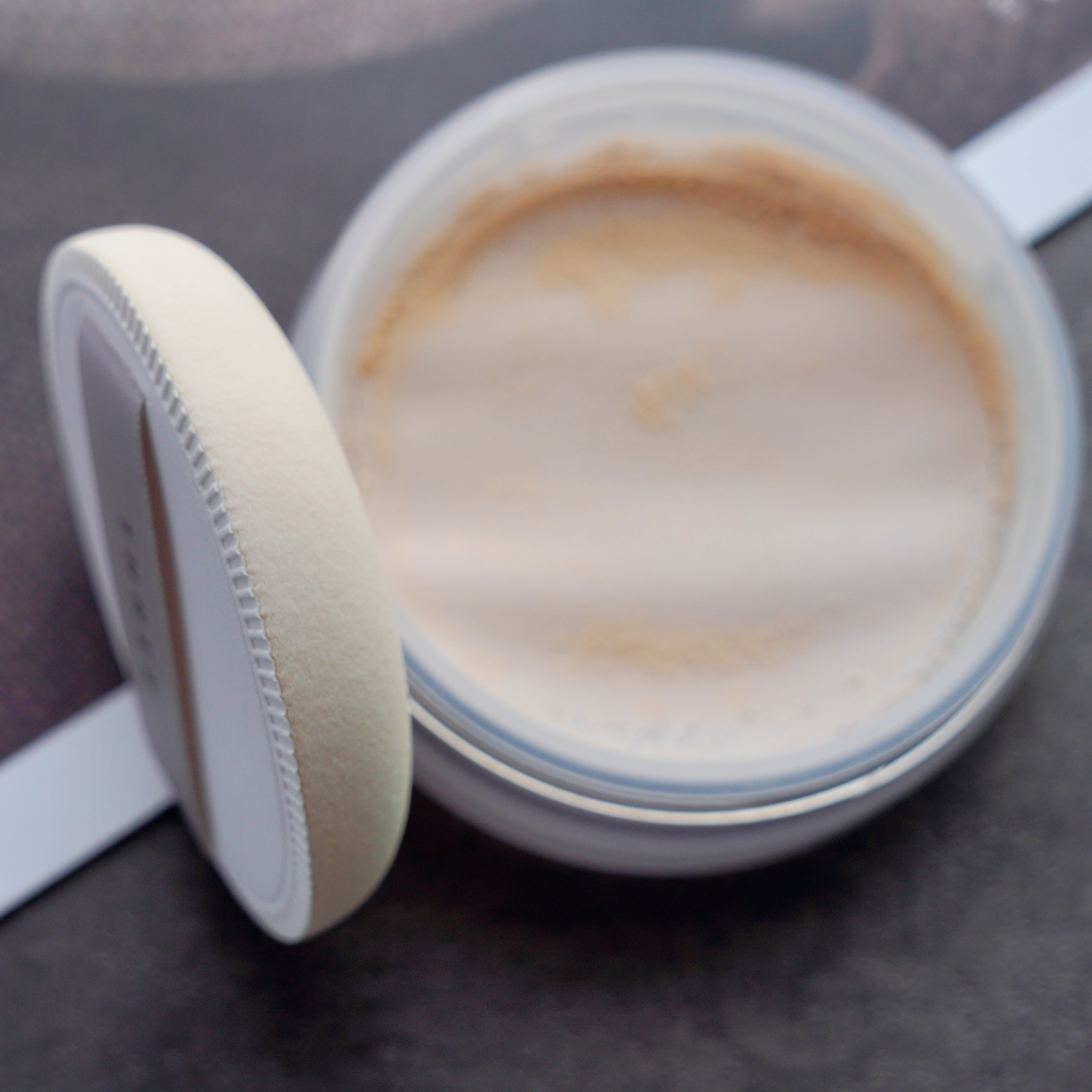 アドバンスドエシリアルスムースオペレーター ルースパウダー 02 グローマット/THREE/ルースパウダーを使ったクチコミ（3枚目）