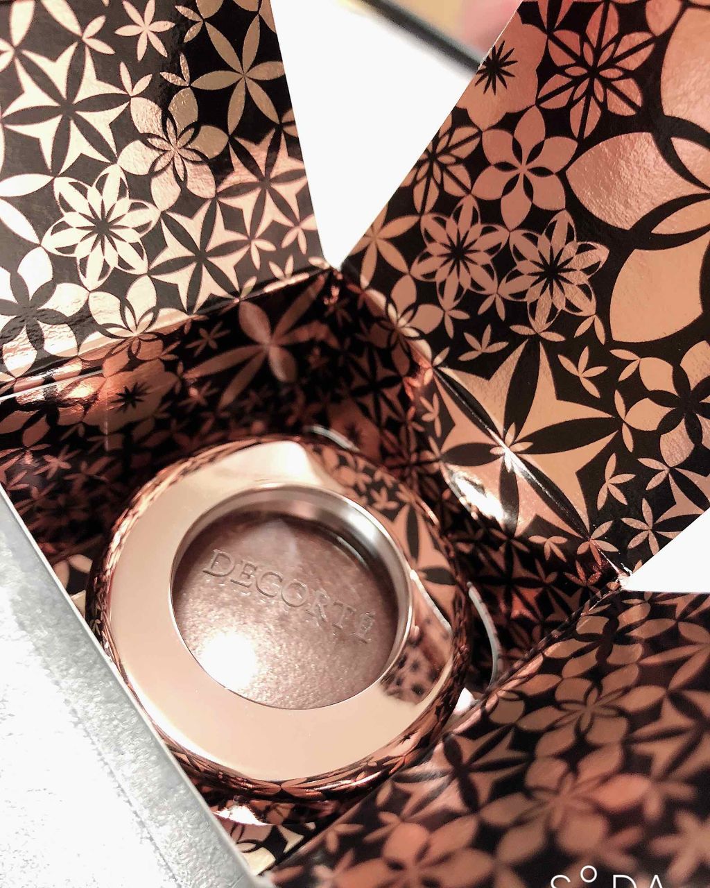 AQ MW フェイスパウダー/DECORTÉ/ルースパウダーを使ったクチコミ（2枚目）