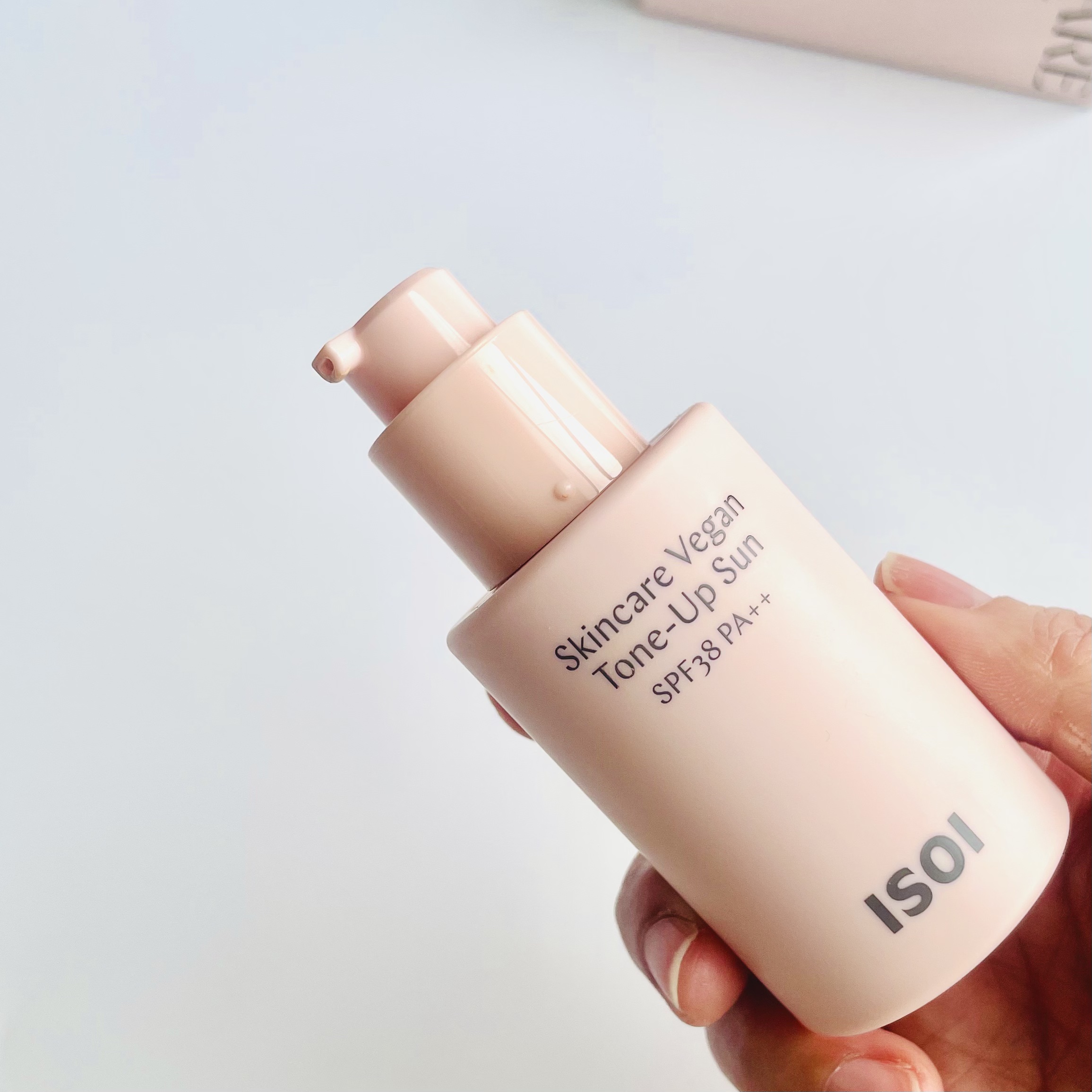 スキンケアヴィーガン トーンアップサンSPF38 PA++/ISOI/日焼け止めミルクを使ったクチコミ（2枚目）