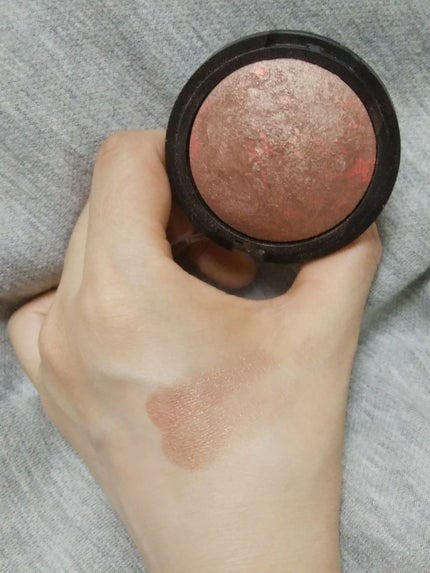 e.l.f. Cosmetics ベイクドブラッシュのクチコミ「米国🇺🇸のプチプラ代表”elf”のチーク
色はRich Roseです。
赤みがかった茶色にコー.....」(2枚目)