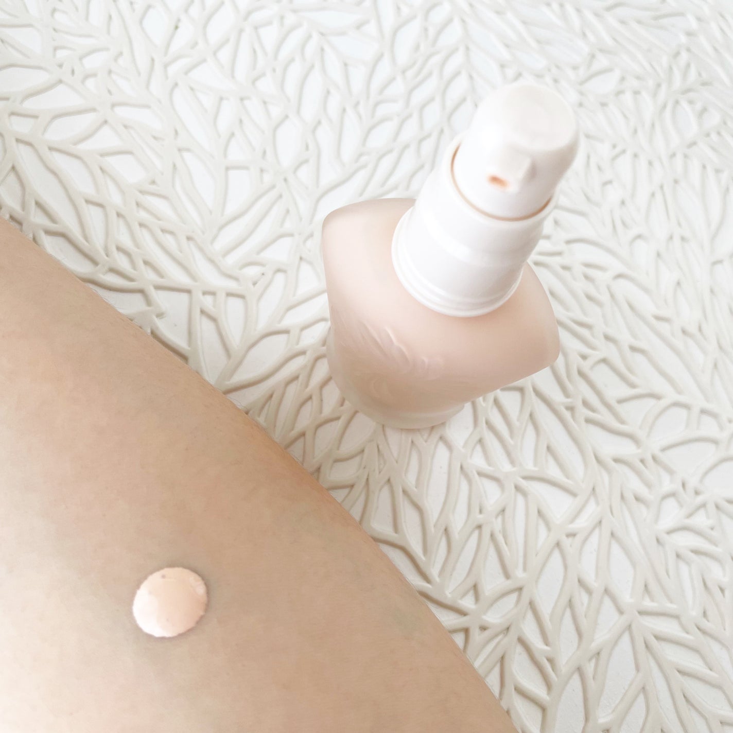 プロテクティング ファンデーション プライマー /PAUL & JOE BEAUTE/化粧下地を使ったクチコミ(4枚目)