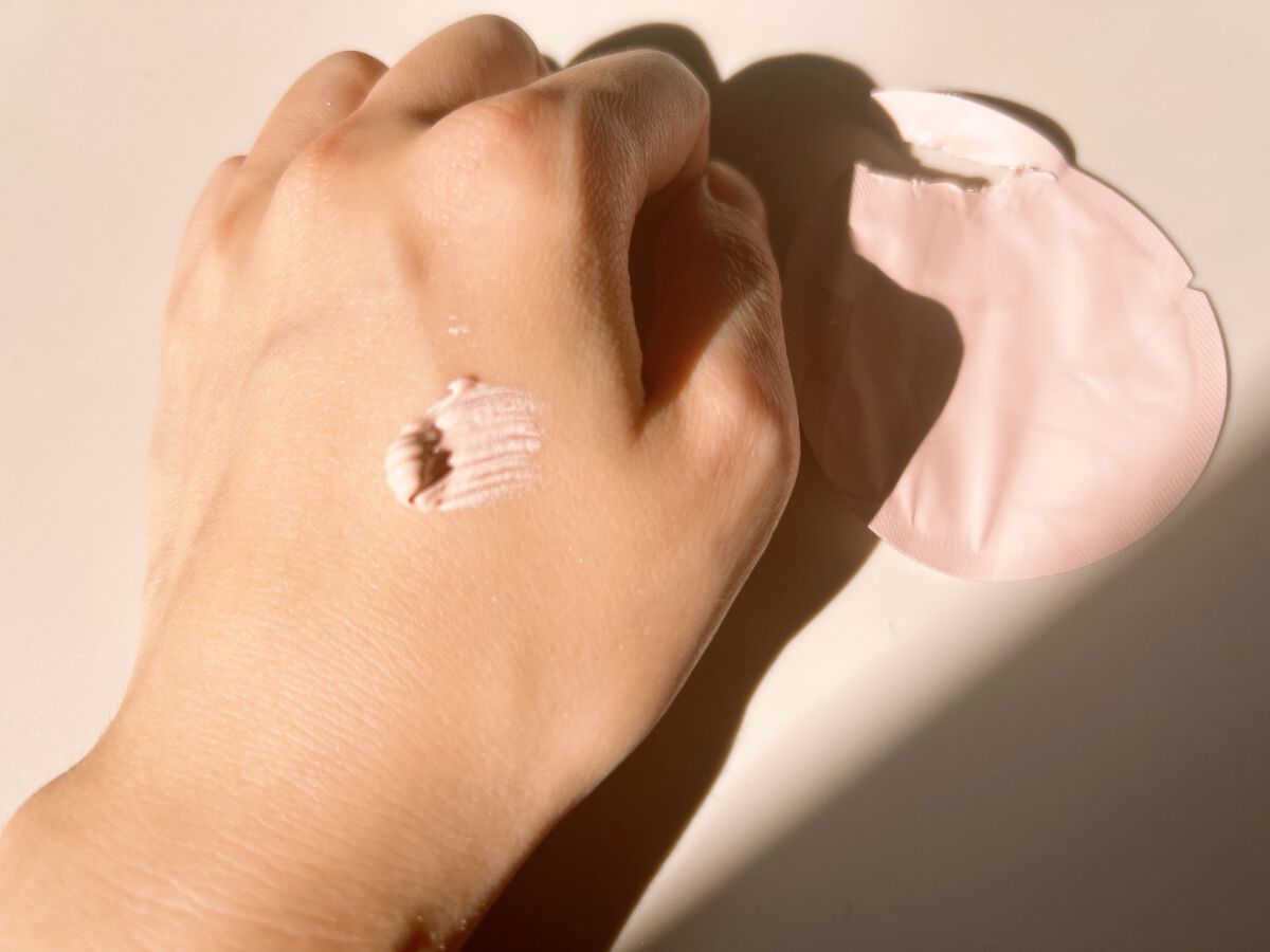 つーちゃん on LIPS 「肌がツヤツヤでトーンアップしまくり🩷ByURの化粧下地をサンプ..」(1枚目)