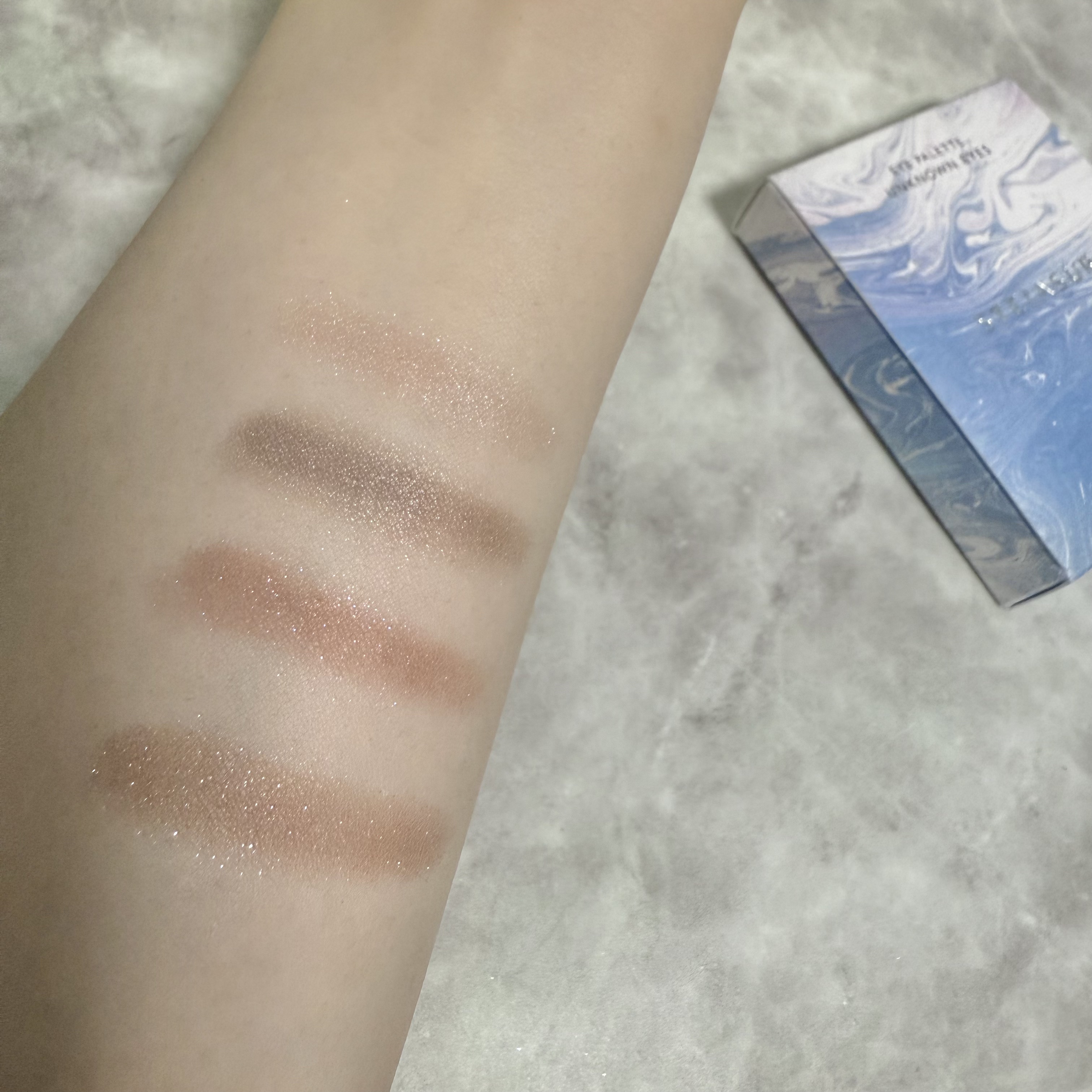 アンノウンアイズ 04 VELVET PEONY（ベルベットピオニー）/STEIASUR（ステイアシュール）/アイシャドウパレットを使ったクチコミ（3枚目）