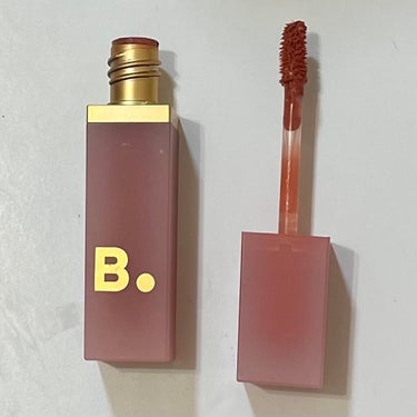 B. by BANILA Velvet Blurred Lipのクチコミ「女の子と遊ぶときに使うと「それどこのリップ！？」って必ず聞かれるヌーディマットリップをメガ割で.....」（3枚目）