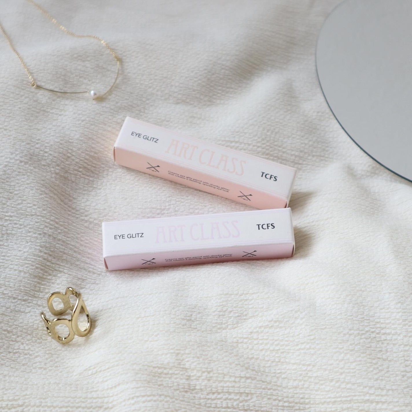 アートクラス アイグリッツ/too cool for school/スティックアイシャドウを使ったクチコミ(4枚目)