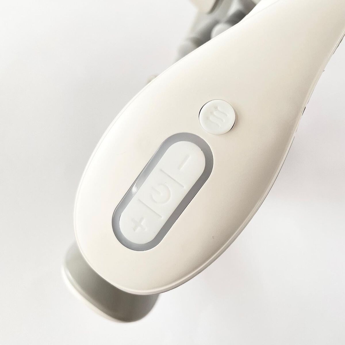 ネックマッサージャー/KLK/ネックマッサージャーを使ったクチコミ（3枚目）