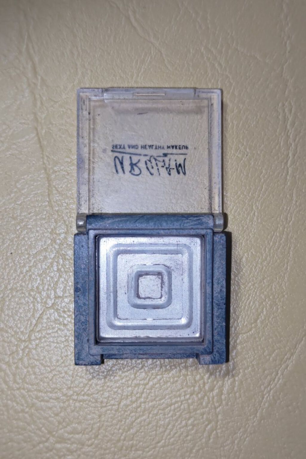 UR GLAM　SELECT EYES マットブラウン/U R GLAM/単色アイシャドウを使ったクチコミ（1枚目）