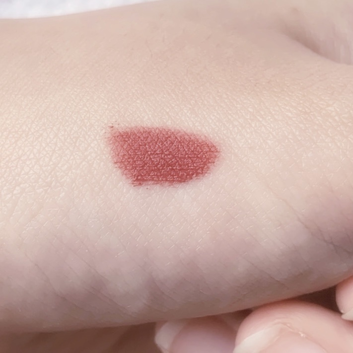 琥珀セミマットリップ V16 クランベリーラム/Joocyee/口紅を使ったクチコミ（2枚目）