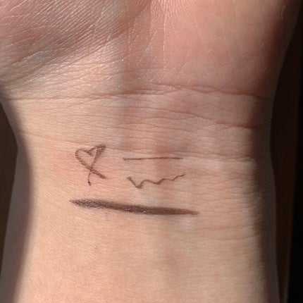 スキルレスライナー/LUMIURGLAS/リキッドアイライナーを使ったクチコミ(4枚目)