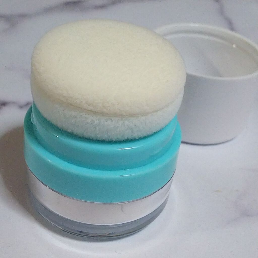 ihana WHITE スキンケアVCスノーパウダー/IHANA/ルースパウダーを使ったクチコミ（2枚目）