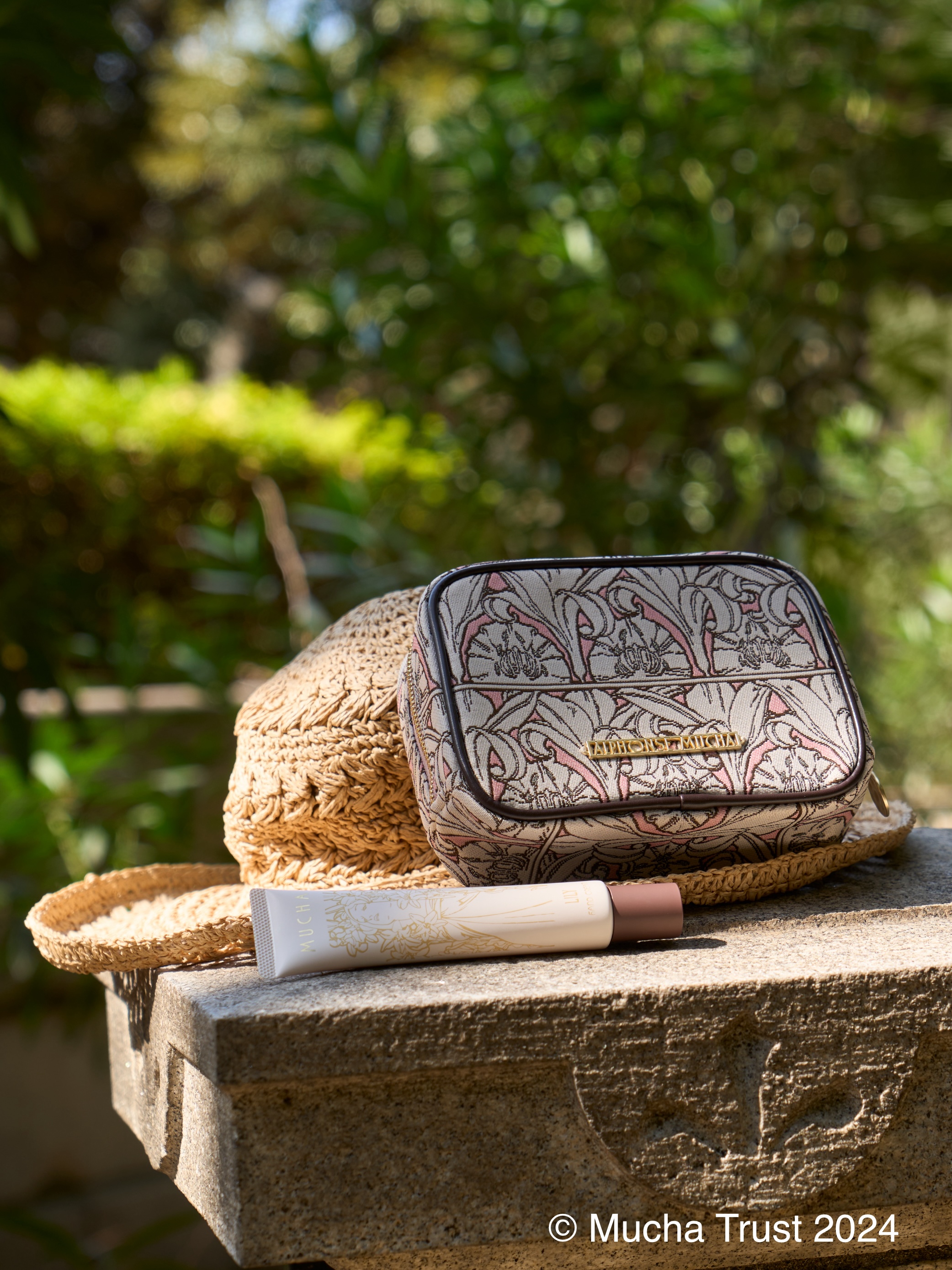 ミュシャ ギフトポーチ＆ハンドクリームキット