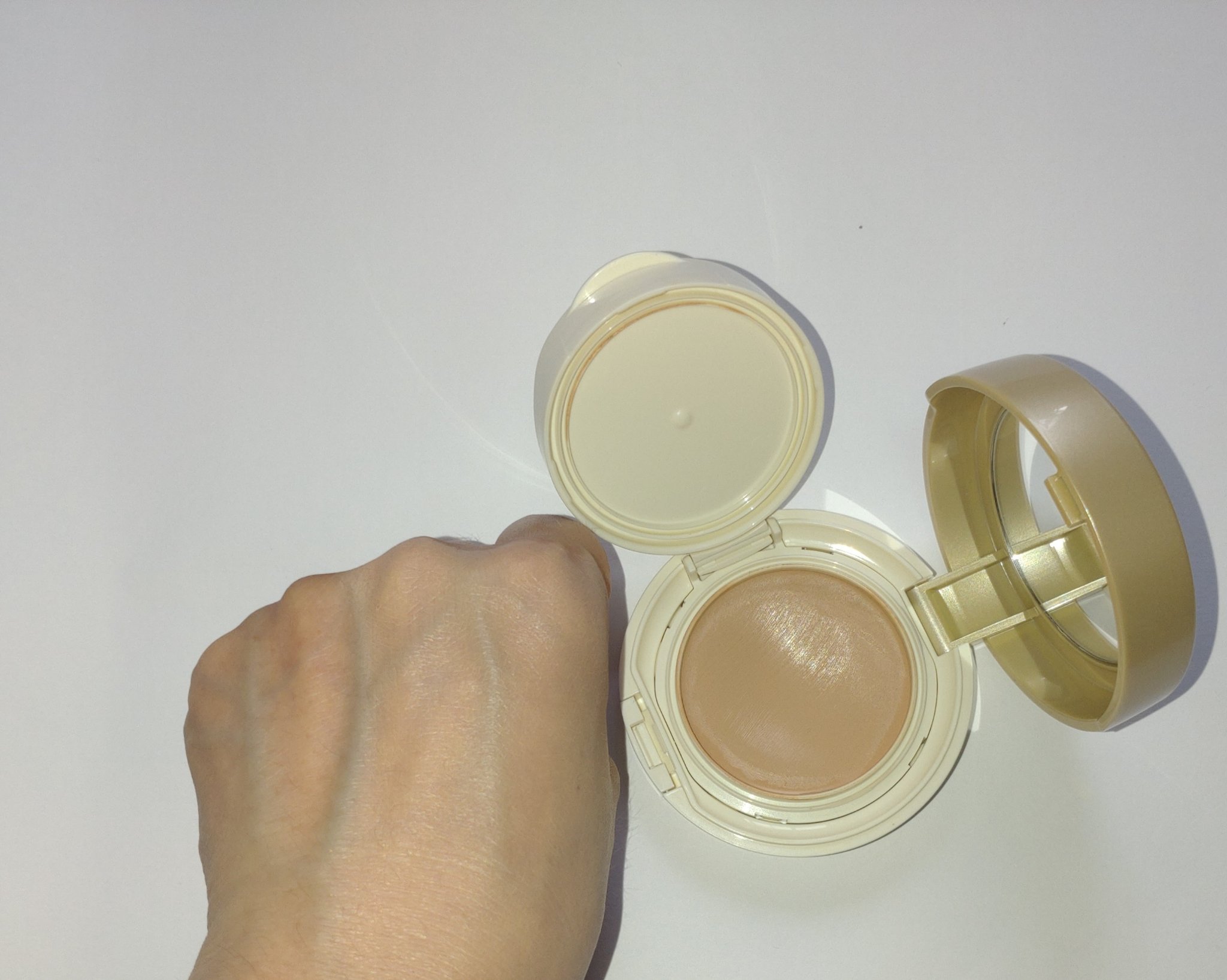 オールインワン　ビューティーパクト/アネッサ/クリーム・エマルジョンファンデーションを使ったクチコミ（3枚目）