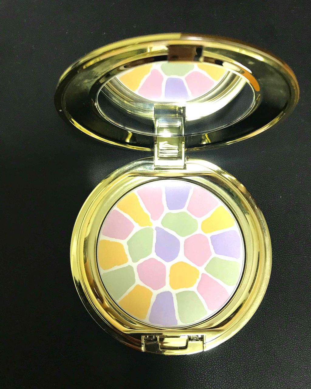 ラ プードル オートニュアンス/Elégance/プレストパウダーを使ったクチコミ（1枚目）