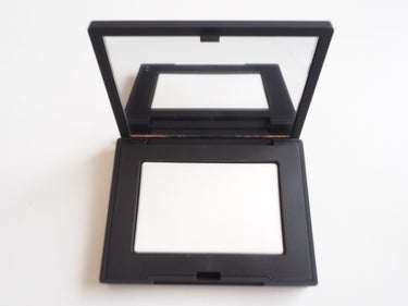 ライトリフレクティングセッティングパウダー　プレスト　N/NARS/プレストパウダーを使ったクチコミ（1枚目）