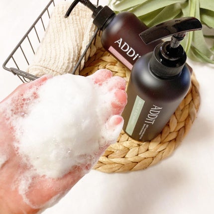 Rie_beauty on LIPS 「美しい髪は土台となる頭皮のケアが必要不可欠。健康的な美しい髪を..」(3枚目)