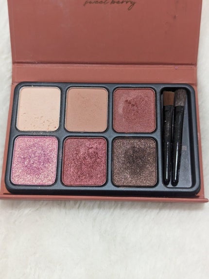 アイカラーパレット スイートベリー/heme/アイシャドウパレットを使ったクチコミ(3枚目)