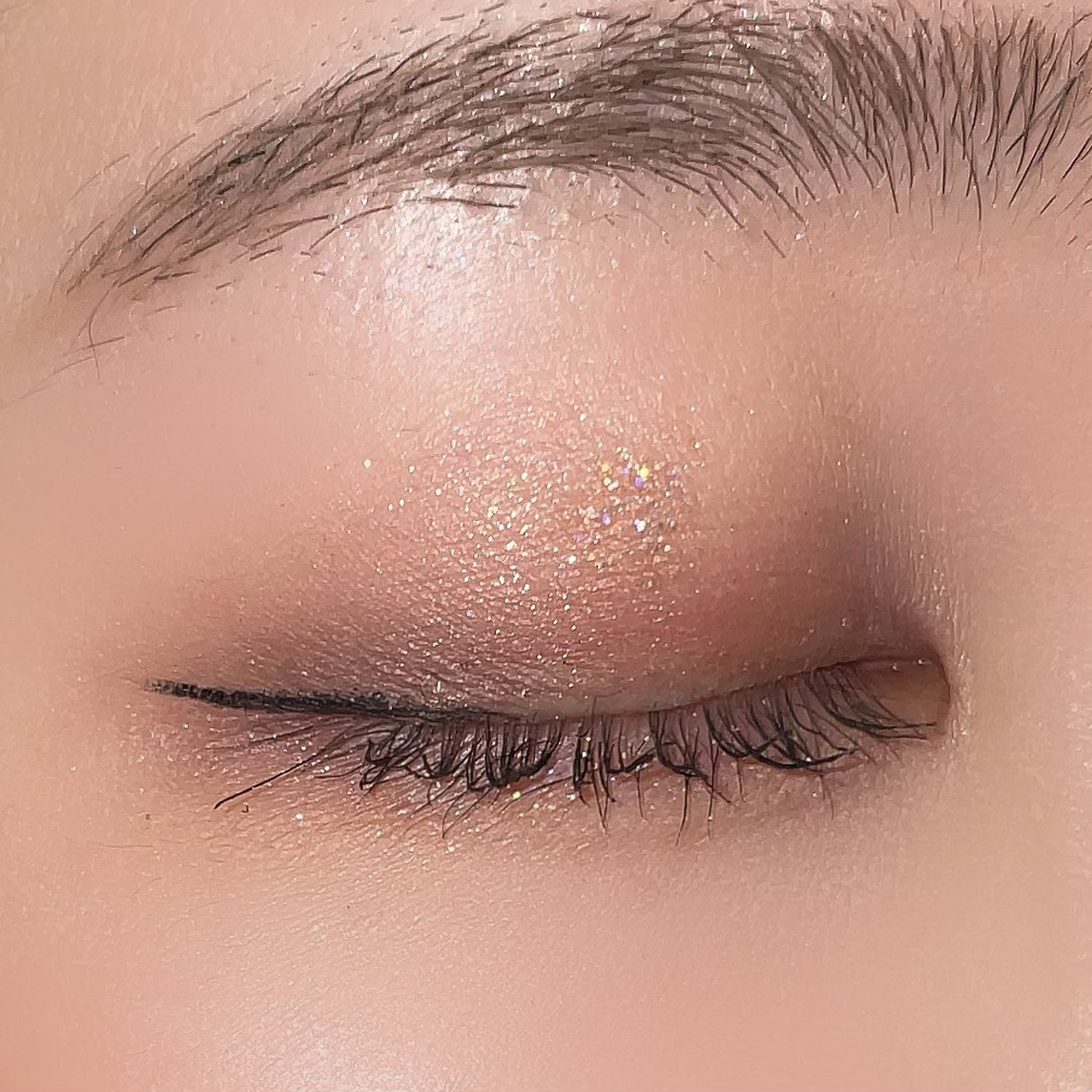 グリッタープリズム リキッド No.1 GRAVITY  TOPPER/MISSHA/グリッターを使ったクチコミ（3枚目）