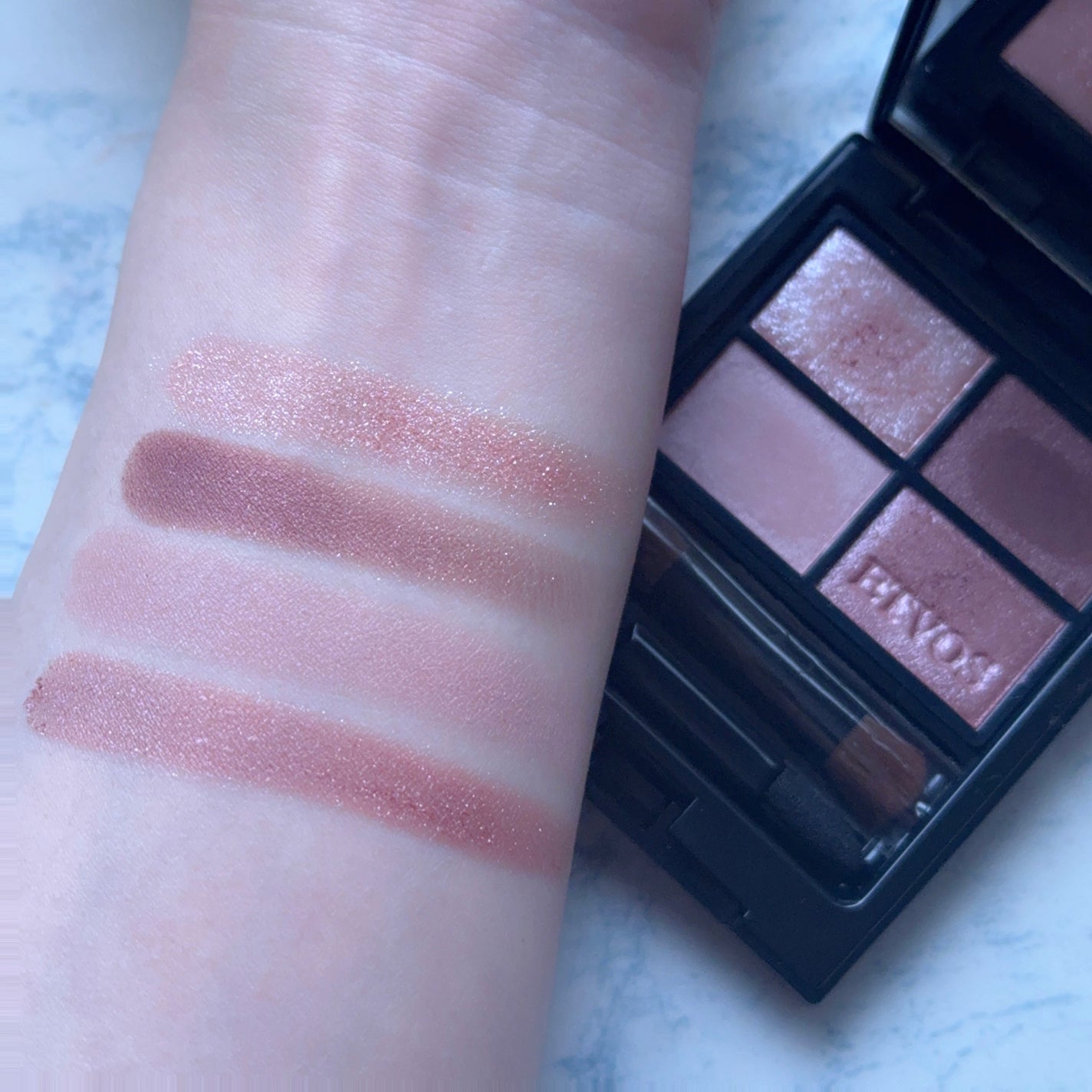 ミネラルクラッシィシャドー/エトヴォス/アイシャドウパレットを使ったクチコミ(4枚目)