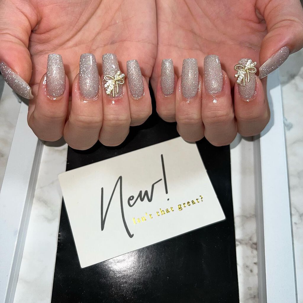 cst on LIPS 「#自爪ロング#🎀#冬ネイル#くすみカラー💅#ネイル好きな人と繋..」(2枚目)