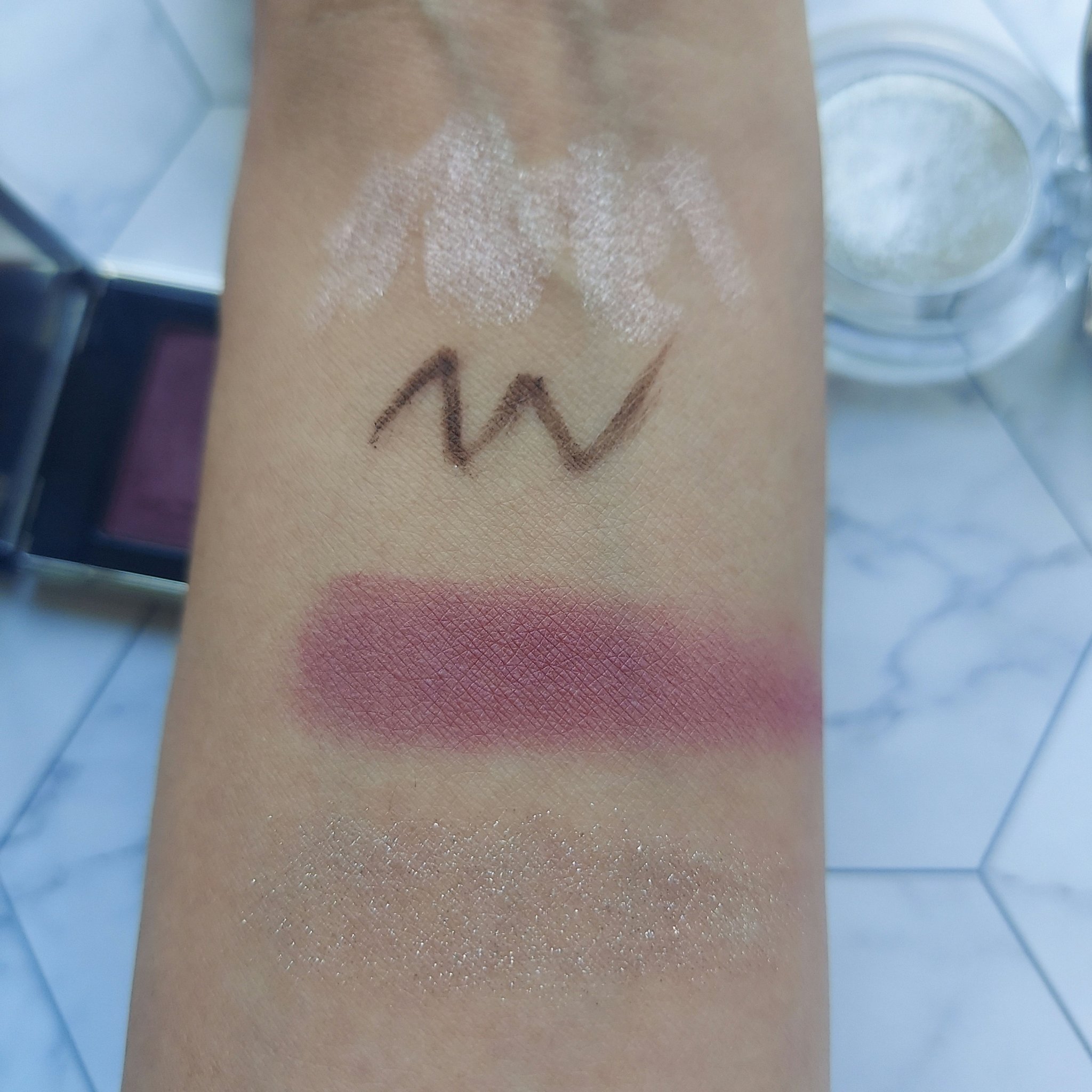 トーン タッチ アイズ/SUQQU/単色アイシャドウを使ったクチコミ（2枚目）