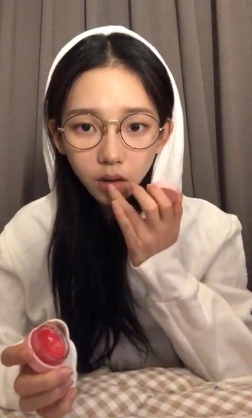 GLOWY TINT BALM/AOU/リップグロスを使ったクチコミ（2枚目）