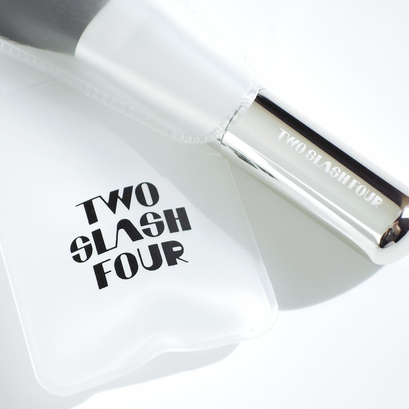 ストロビングフェイスキューブ/TWO SLASH FOUR/ハイライトを使ったクチコミ(8枚目)