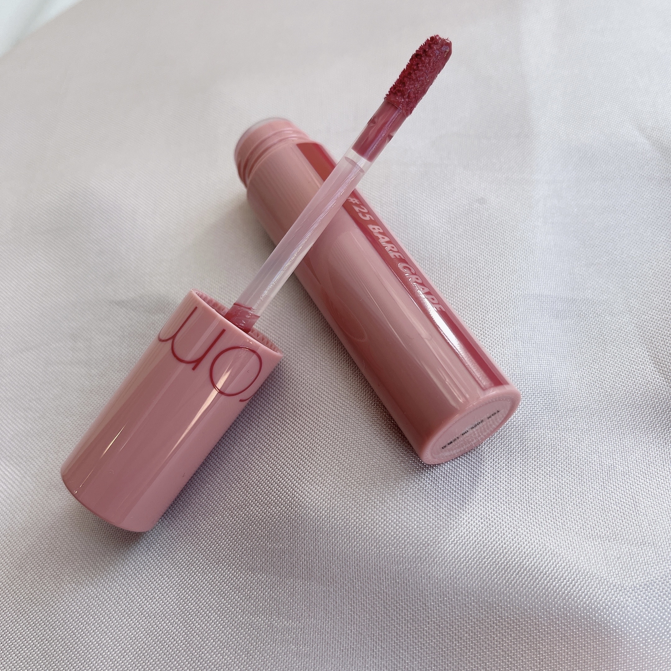 ジューシーラスティングティント/rom&nd/リップティントを使ったクチコミ（2枚目）